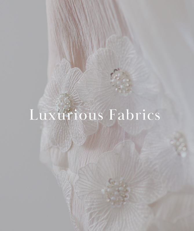 Luxurious Fabrics｜上品見えを約束！高級感あふれる素材に注目