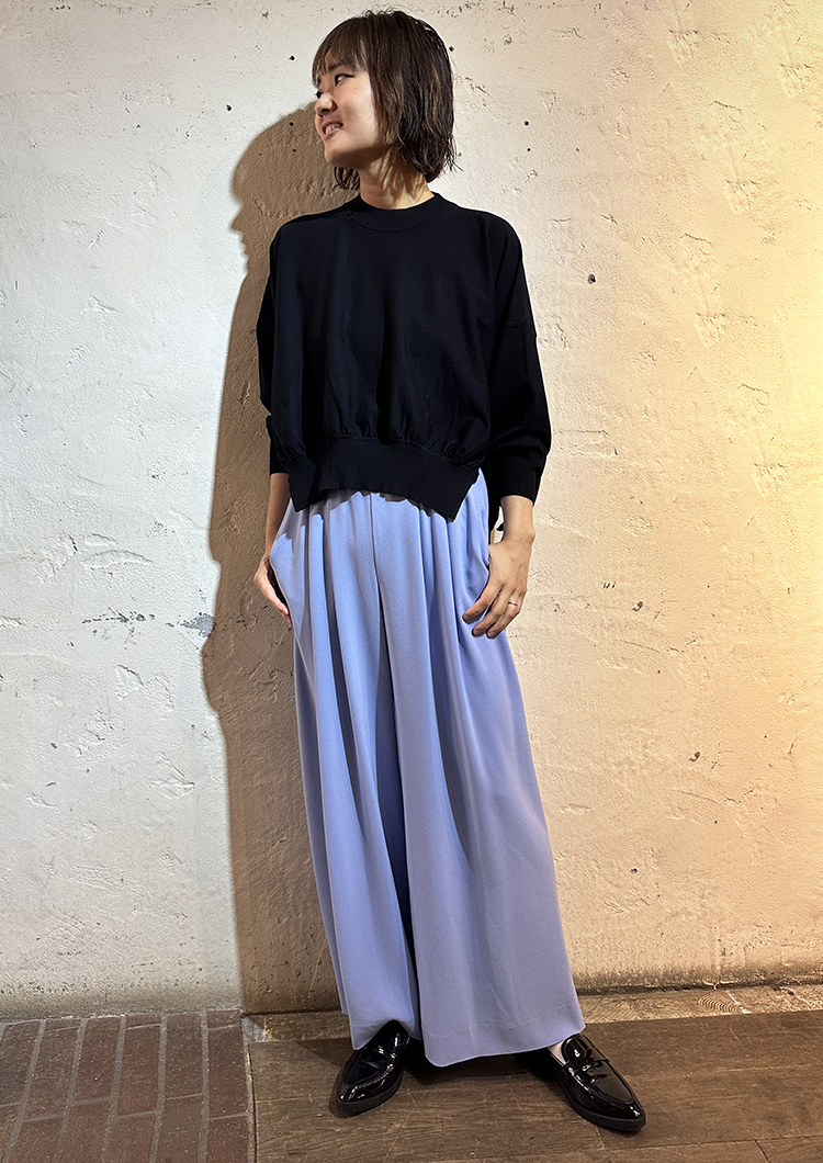 【NEW ITEM】あなたはどっち派?「白&黒アイテム」で作る大人の春コーデ