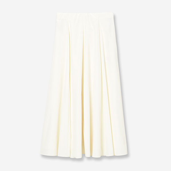 【NEW ITEM】あなたはどっち派?「白&黒アイテム」で作る春の新作コーデ