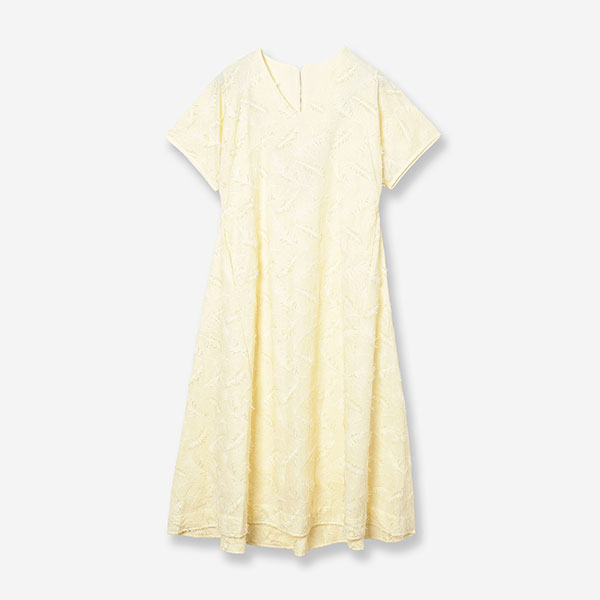 【NEW ITEM】写真に残る日も、いつもの日常も。私に自信をくれる、夏の主役服